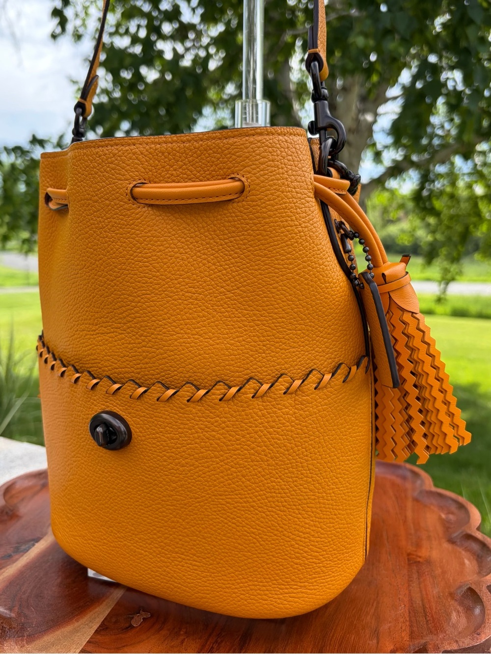 Coach Lora Whipstitch Bucket Bag Pebble Leather Like New - Picture 5 of 17